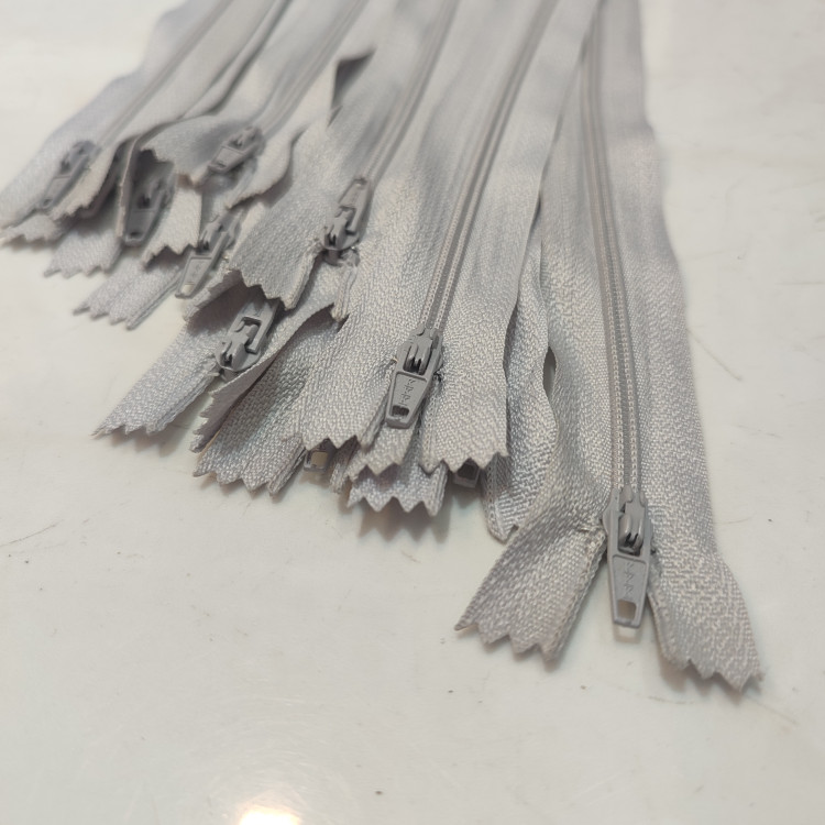 زیپ 20 سانت ساده خاکستری شماره ۳